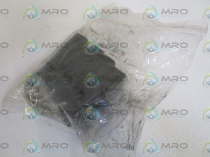 LOT OF 4 NATIONAL CARBON BRUSH 581 25C29P01 NSNP IN BAG