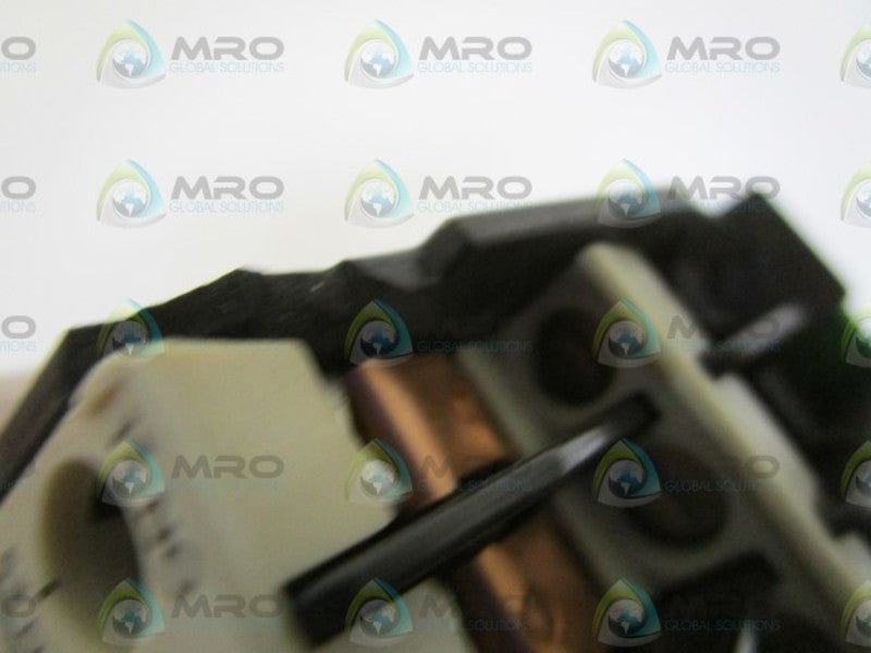 SIEMENS 115V CONTACTOR 3TH8253-0A (AS PICTURED) UNMP