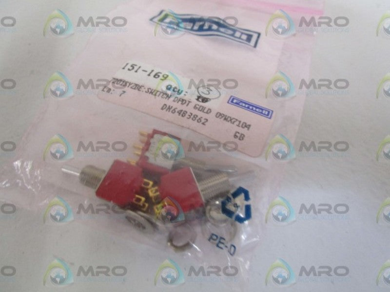 LOT OF 3 FARNELL SWITCH 151-169 NSNP IN BAG