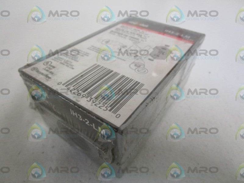 LOT OF 4 RED DOT 3/4" OUTLET BOX IH3-2-LM NSNP