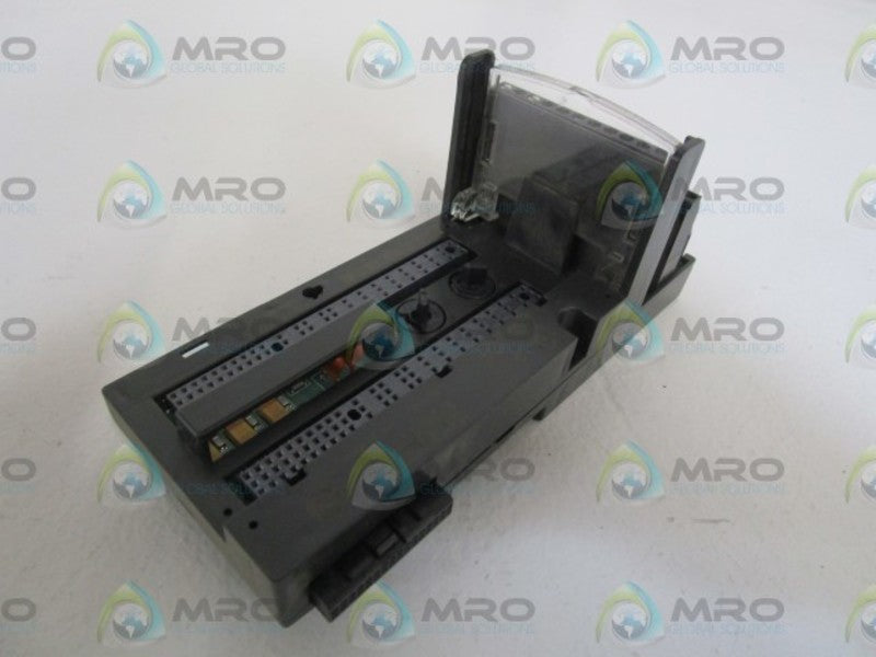GE FANUC COMPACT I/O CARRIER BOX STYLE IC200CHS022J UNMP