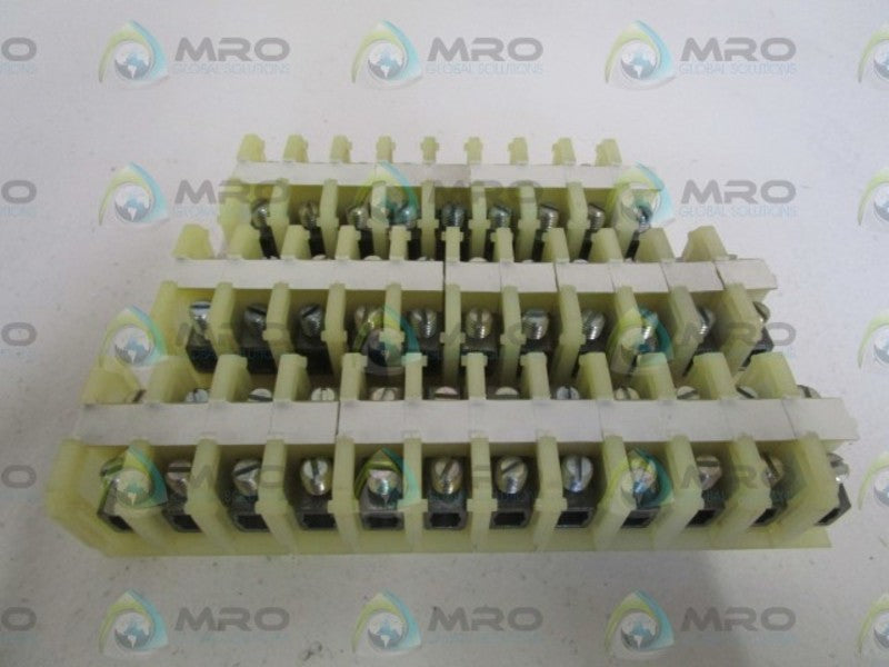 LOT OF 32 BUCHANAN TERMINAL BLOCKS SERIES 200 NSMP