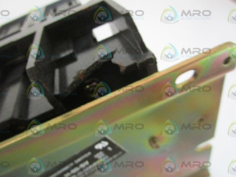 SQUARE D DISCONNECT SWITCH H-60-SV (CHIPPED AS PICTURED) UNMP