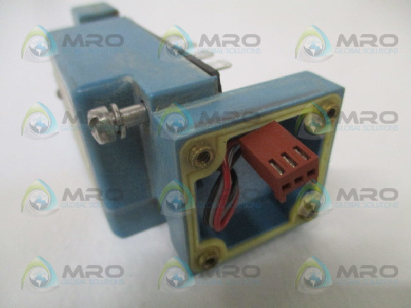 MICRO SWITCH MPSD11 PHOTOELECTRIC LIMIT SWITCH UNMP