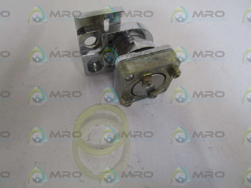 REES 40102-104 PUSHBUTTON OPERATOR (AS PICTURED) NSMP