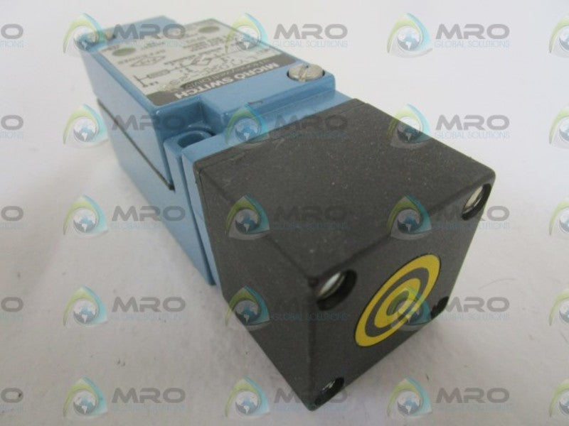 MICRO SWITCH LYT02C-2S PROXIMITY SWITCH NSNP