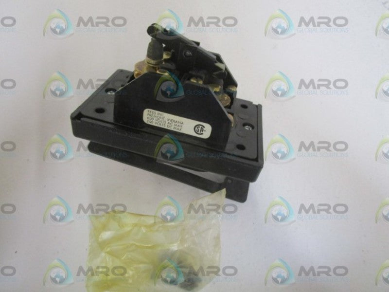 REES 01968-032 DOUBLE PLUNGER PUSHBUTTON  NSMP
