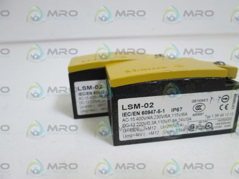 LOT OF 2 MOELLER LIMIT SWITCH W/ PLUNGER LSM-02 NSMP
