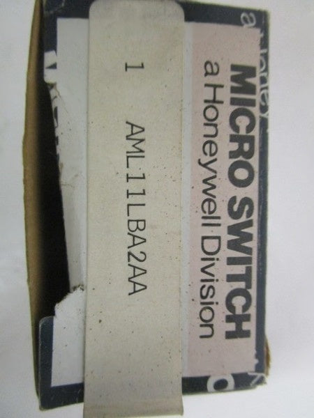 MICRO SWITCH AML11LBA2AA PUSHBUTTON SWITCH NSMP