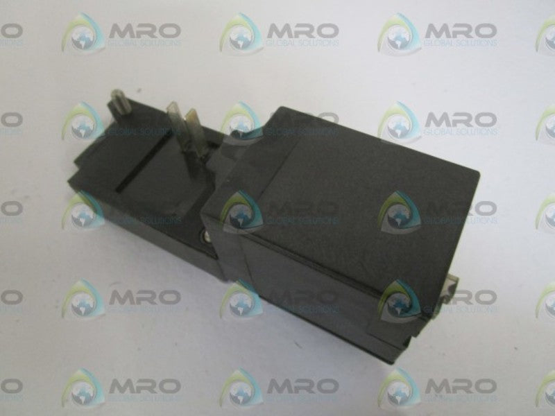 MICRO SWITCH MPES103CW-1 EMITTER SWITCH (AS PICTURED) UNMP