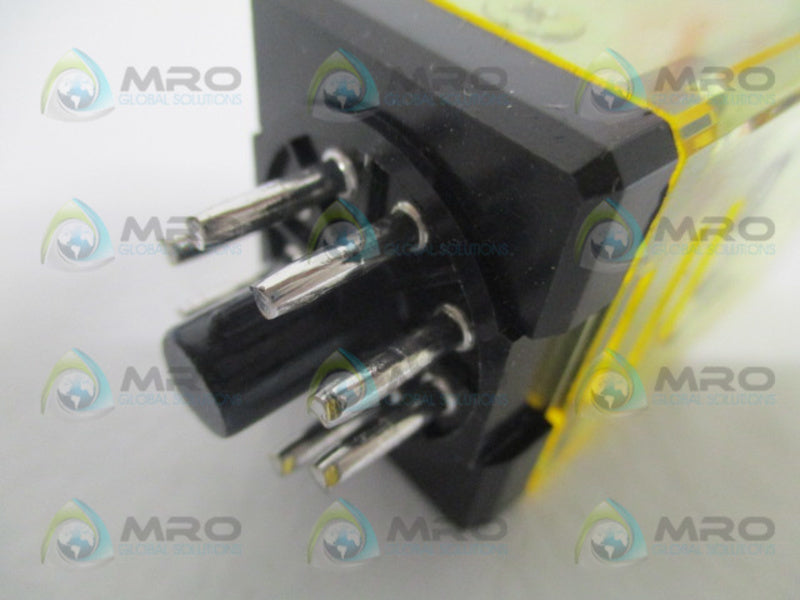 IDEC RR2P-UL RELAY 240VAC NSNP