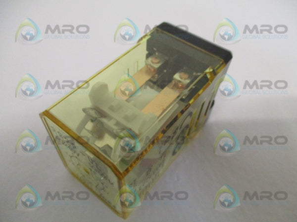 IDEC RR2P-UL RELAY 240VAC NSNP