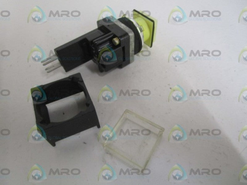 MICRO SWITCH PMLG152RG4 CLEAR PUSHBUTTON NSMP