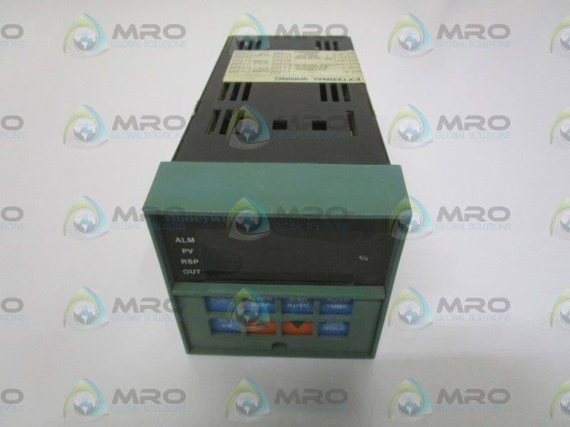 HONEYWELL UDC 3000 DC3002-0-00A-2-00-0111 TEMPERATURE CONTROLLER NSNP