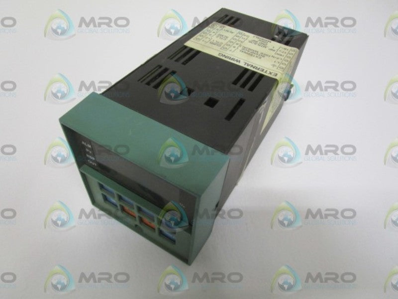 HONEYWELL UDC 3000 DC3002-0-00A-2-00-0111 TEMPERATURE CONTROLLER NSNP