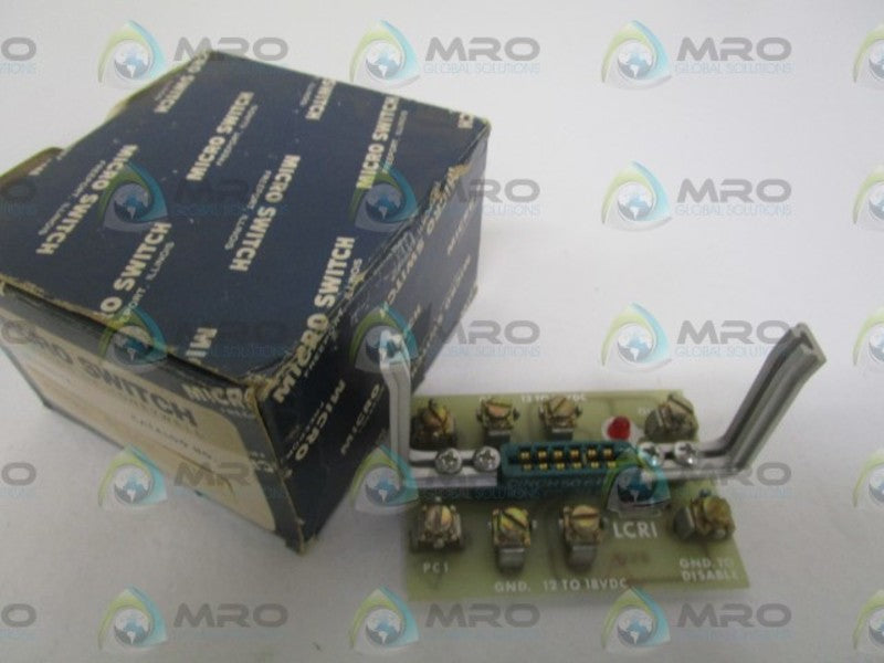 MICRO SWITCH FE-LCRI PHOTOELECTRIC CONTROL BASE CARD HOLDER NSMP