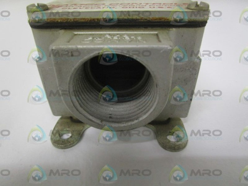 NAMCO CONTROLS EA17031100 LIMIT SWITCH (AS PICTURED) NSNP