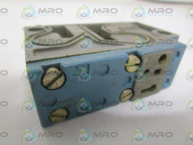 MAC 914A-PM-111BA SOLENOID VALVE (AS PICTURED) UNMP