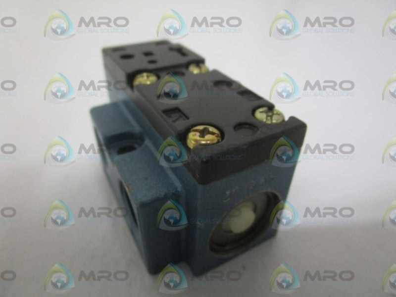 MAC 912A-PM-111AA SOLENOID VALVE (AS PICTURED) UNMP