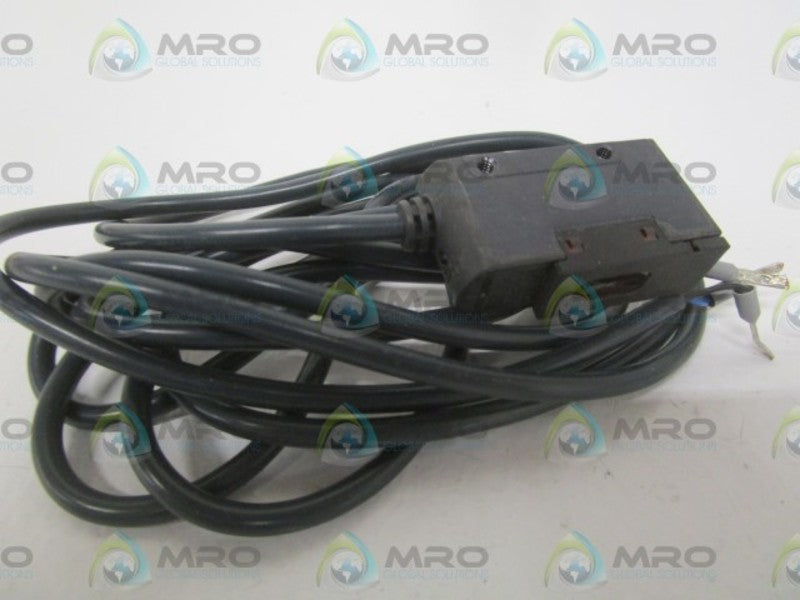 OMRON E3S-R61 PHOTOELECTRIC SENSOR SWITCH UNMP
