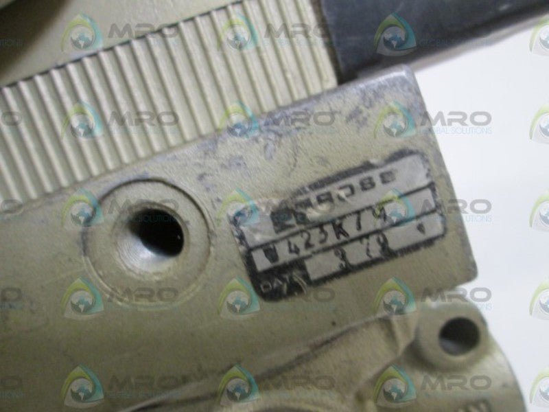 ROSS VALVE 3/8" 2773A3003 W/ W423K79 UNMP