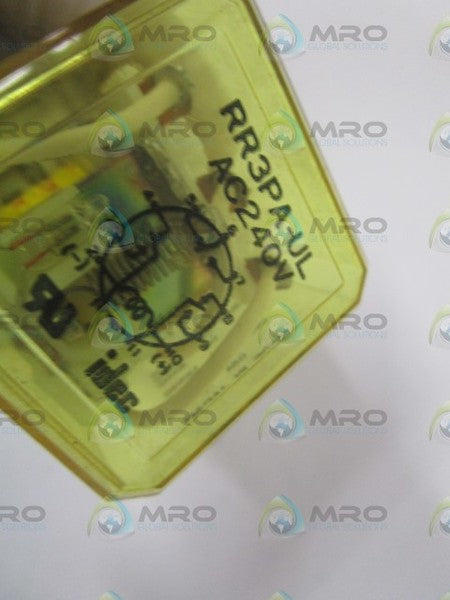 IDEC RR3PA-UL RELAY 240VAC UNMP