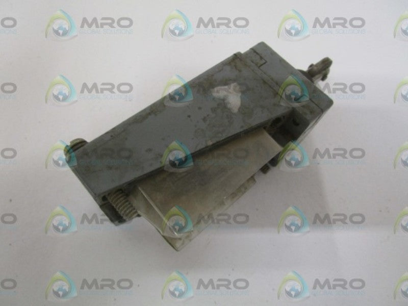 SQUARE D 9007-B54D SER. A LIMIT SWITCH UNMP