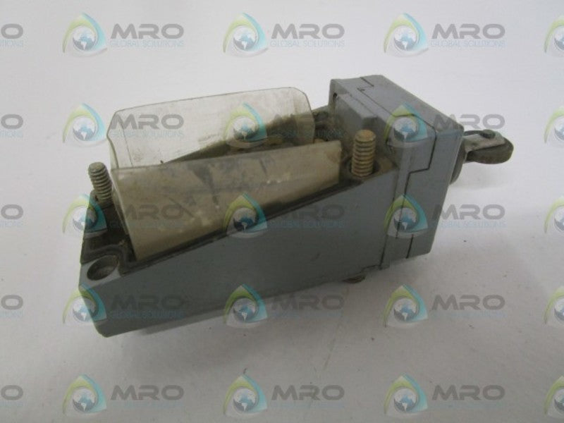 SQUARE D 9007-B54D SER. A LIMIT SWITCH UNMP
