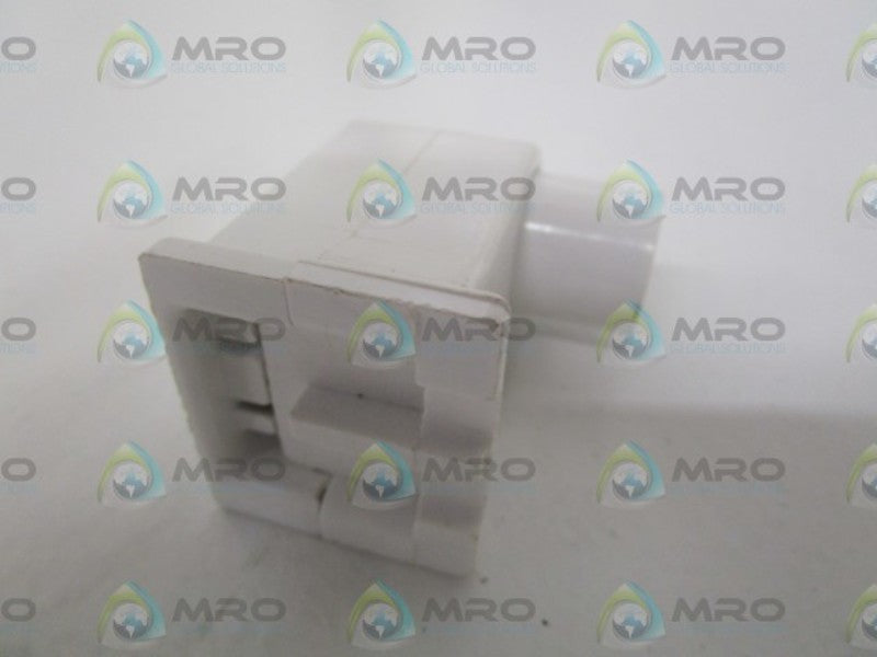 LEVITON 060-13556 LAMP HOLDER NSNP