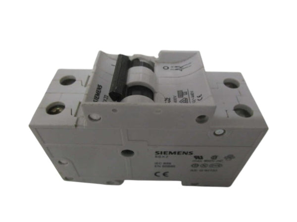 SIEMENS 5SX2232-7 CIRCUIT BREAKER 32A (CRACKED/CHIPPED) UNMP