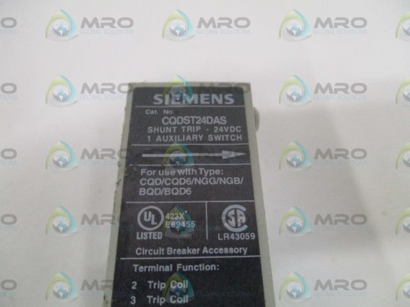 SIEMENS CQDST24DAS SHUNT TRIP 24VDC 1 AUXILIARY SWITCH (CRACKED) UNMP