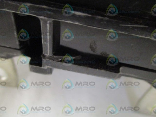 MURRAY M12100 CIRCUIT BREAKER 100A (CRACKED)  UNMP