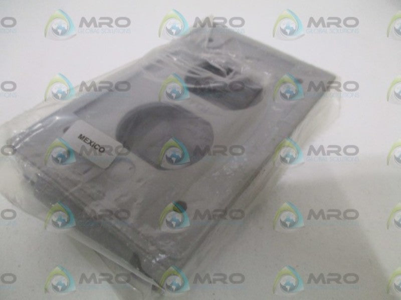 HUBBELL FCLA DUPLEX RECEPTACLE NSNP