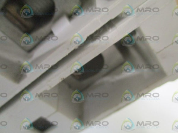 SIEMENS HGB3B040B CIRCUIT BREAKER 40A (CHIPPED) UNMP