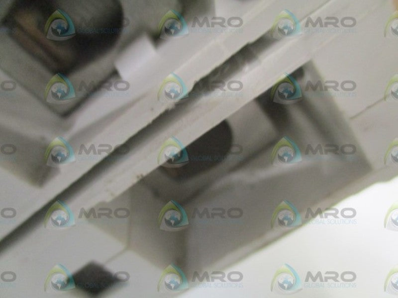 SIEMENS HGB3B040B CIRCUIT BREAKER 40A (CHIPPED) UNMP