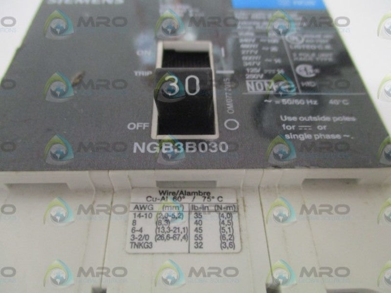 SIEMENS NGB3B030B CIRCUIT BREAKER 30A (CRACKED) UNMP