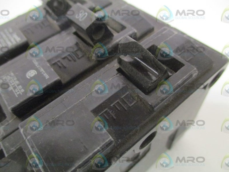 SIEMENS B330 CIRCUIT BREAKER 30A (SWITCH BROKEN/CHIPPED) UNMP