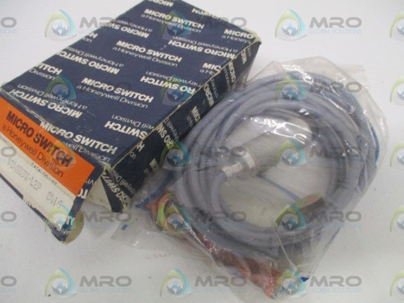 MICRO SWITCH 924AB3W-L2P PROXIMITY SWITCH NSMP