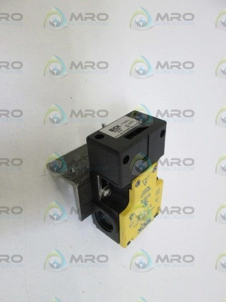 SICK SAFETY INTERLOCK SWITCH I17-5A213 UNMP