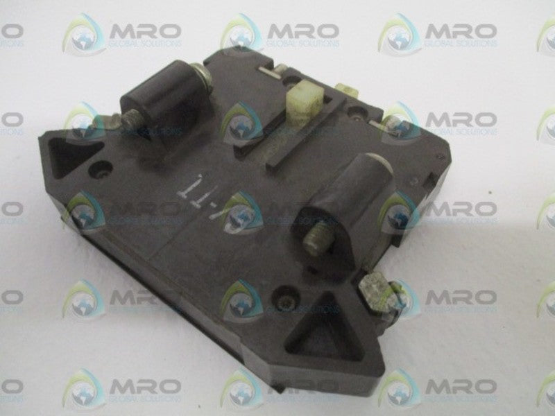 CUTLER-HAMMER C320KB7 SER. A2  AUXILIARY CONTACT  UNMP