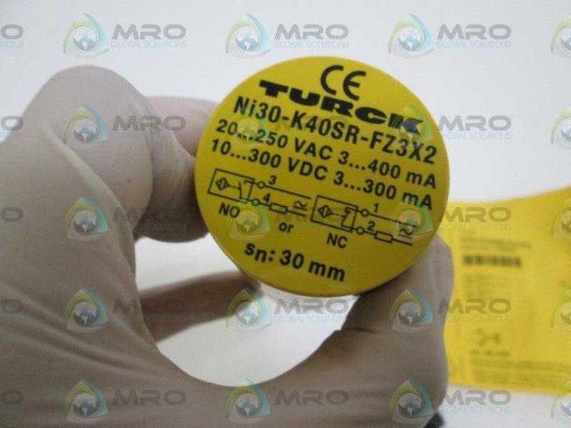 TURCK PROXIMITY SWITCH (MISSING SCREW KIT) Ni30-K40SR-FZ3X2 NSNP