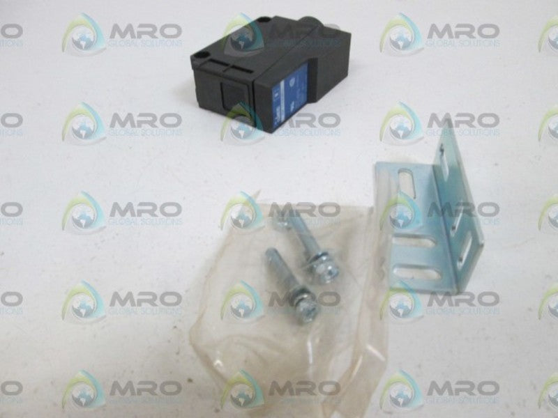 IDEC PHOTOELECTRIC SWITCH ISF-T10MU NSMP