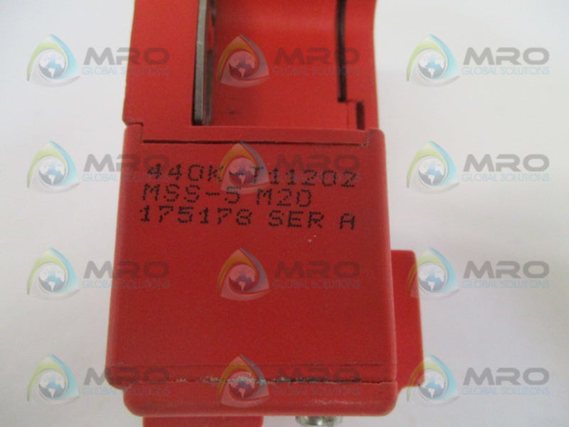 ALLEN BRADLEY GUARDMASTER TROJAN 5 440K-T11202 SAFETY SWITCH  UNMP