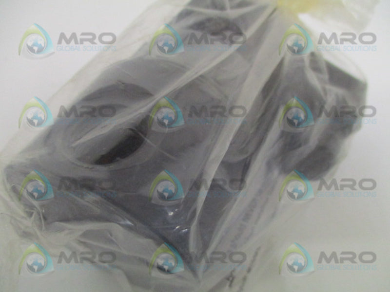 PLAST-O-MATIC EAST4V8W11-PV-120 SOLENOID VALVE 1/2" NSMP