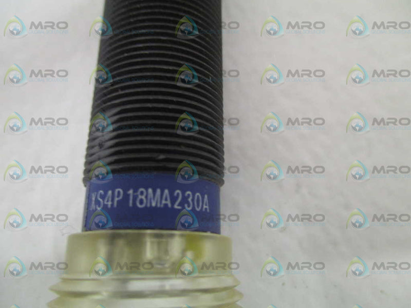 TELEMECANIQUE XS4P18MA230A PROXIMITY SENSOR (MISSING ACCESSORIES)  NSNP