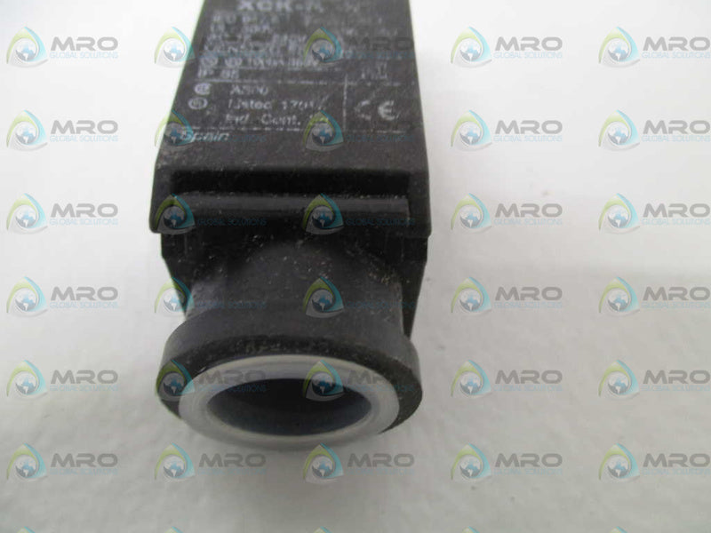 TELEMECANIQUE XCK-P106H7 LIMIT SWITCH (AS PICTURED)  UNMP