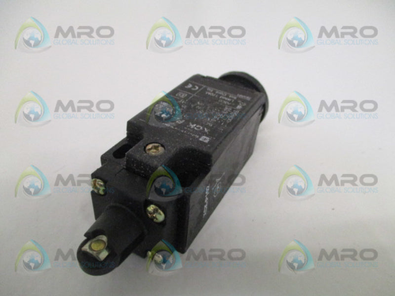 TELEMECANIQUE XCKP102H7 LIMIT SWITCH (MISSING ACCESSORIES)  NSMP