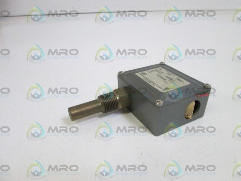 UNITED ELECTRIC TEMPERATURE CONTROLLER 200/425F  C7X-108 NSNP