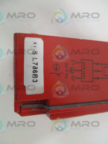 TELEMECANIQUE XCSL786B3 SAFETY INTERLOCK SWITCH UNMP