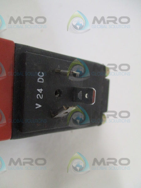 TELEMECANIQUE XCKJ5989B2 INTERLOCK SWITCH (MISSING ACCESSORIES)  NSNP